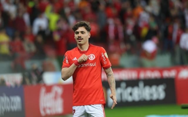 Maurício, do Internacional, completa 7 jogos no Brasileirão e inviabiliza transferência para o Flamengo