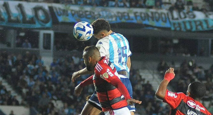 Com Guerrero no banco, Racing define escalação para jogo contra o Flamengo, pela Libertadores