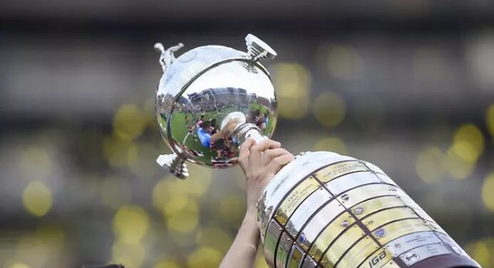 Jogos de futebol hoje: última rodada da Libertadores começa nesta terça