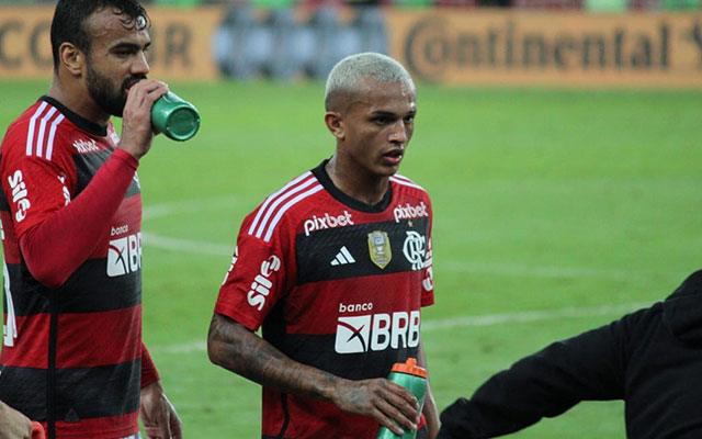 A situação deprimente que o Flamengo tirou Wesley