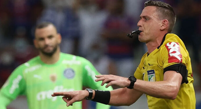 CBF define árbitro de Palmeiras x Flamengo, pelo Brasileirão
