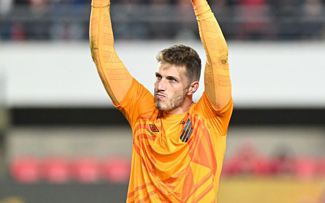 Goleiro do Athletico reclama de ‘vantagem’ para o Flamengo antes de jogo da Copa do Brasil