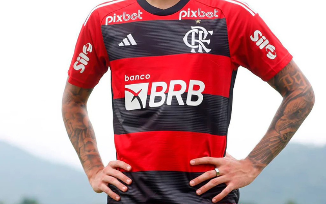 Flamengo aprova renovação de contrato do patrocínio no ombro da