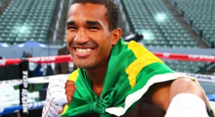 Torcedor do Flamengo, Esquiva Falcão disputa título mundial de boxe neste sábado