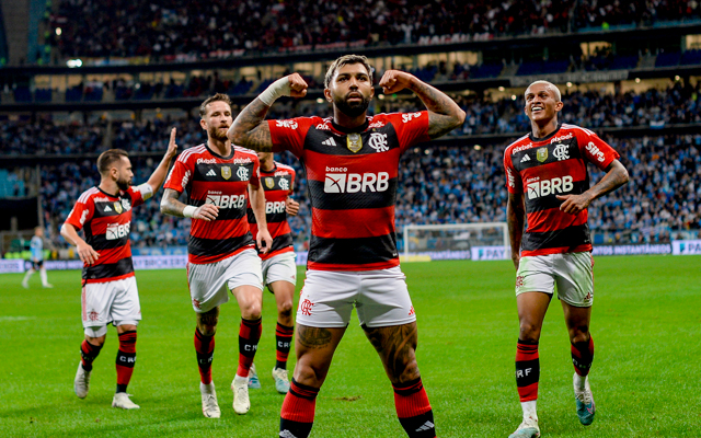 Torcedores do Grêmio esperam Gabigol para tirar foto e se declaram ao jogador do Flamengo: “Amamos”