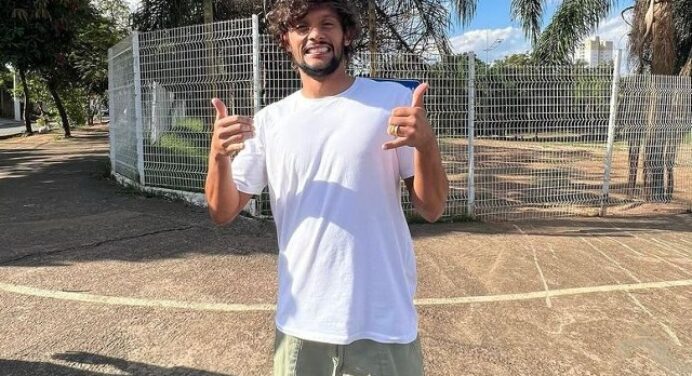 Proposta do Flamengo por Scarpa agrada representantes do meia