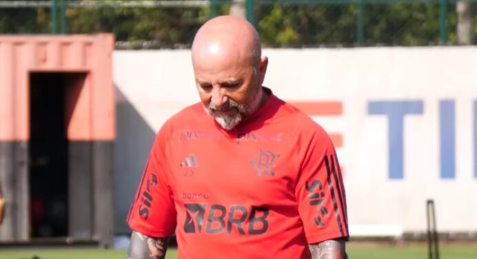 Flamengo intensifica preparação para jogo contra o América-MG em treino desta quinta