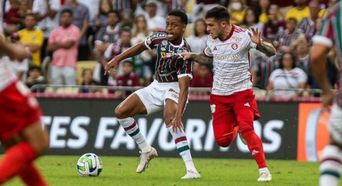 Atacante do Fluminense chora por causa do Flamengo; entenda o motivo