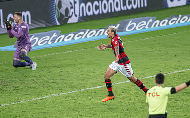 Proteção a Pedro, jogador “velho” e promessa faz golaço: veja principais notícias do Flamengo hoje