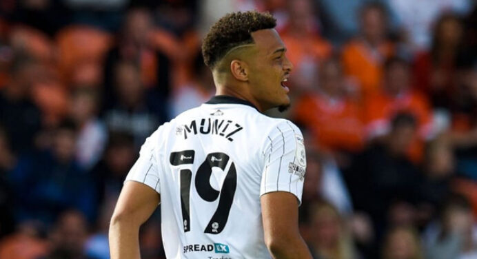 Ex-Flamengo, Rodrigo Muniz dá assistência, e Fulham elimina Manchester United na Copa da Inglaterra