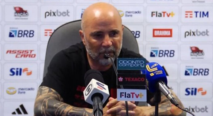Sampaoli será investigado pela Conmebol por expulsão contra o Olimpia