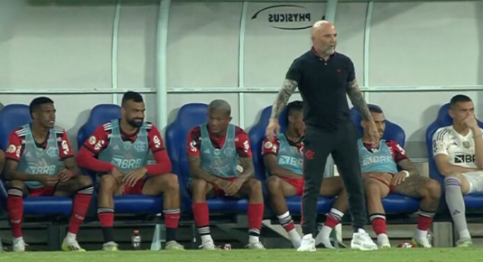 Flamengo de Sampaoli utiliza menos jogadores do elenco, apesar de não repetir escalações