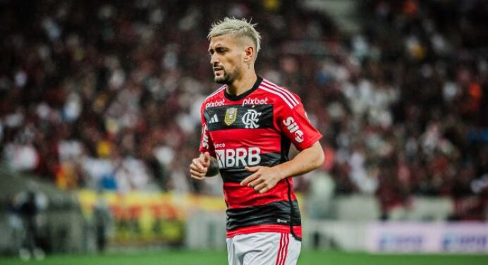 Veja desfalques e pendurados do Flamengo para jogo decisivo contra o São Paulo, pela Copa do Brasil