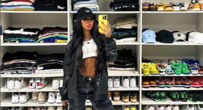 Irmã de Gabigol ‘invade’ closet do atacante e mostra coleção com mais de 60 pares de tênis do jogador