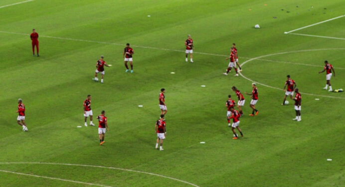 Jogadores insatisfeitos, meia no Barcelona e Carvalhal na mira: veja principais notícias do Flamengo hoje