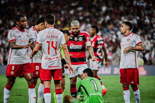 Flamengo tem atuação péssima com Sampaoli, empata com reservas do Inter e pode sair do G-4