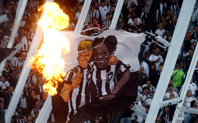 Torcida do Botafogo esgota ingressos para jogo contra o Flamengo