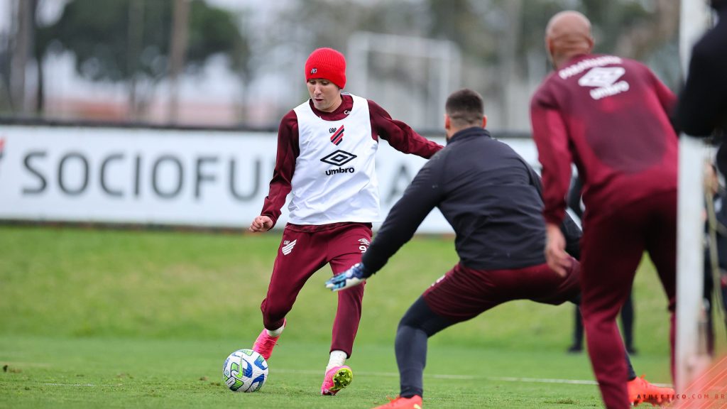 Athletico-PR encerra preparação para o jogo contra o Flamengo