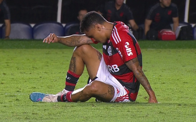 Flamengo confirma lesão de Allan no pé esquerdo; clube divulga prazo de recuperação