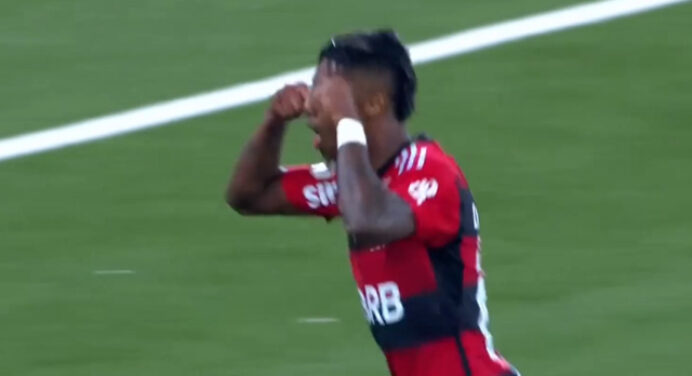 Vai chorar? Jogador do Botafogo se irrita com comemoração de Bruno Henrique: “Idiota”