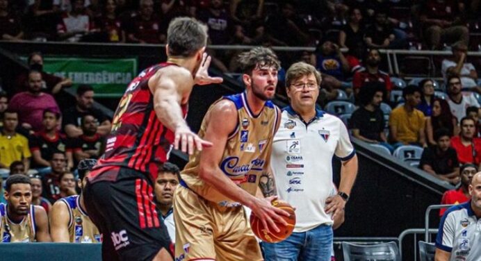 Flamengo anuncia contratação de ala do Fortaleza para o time de basquete