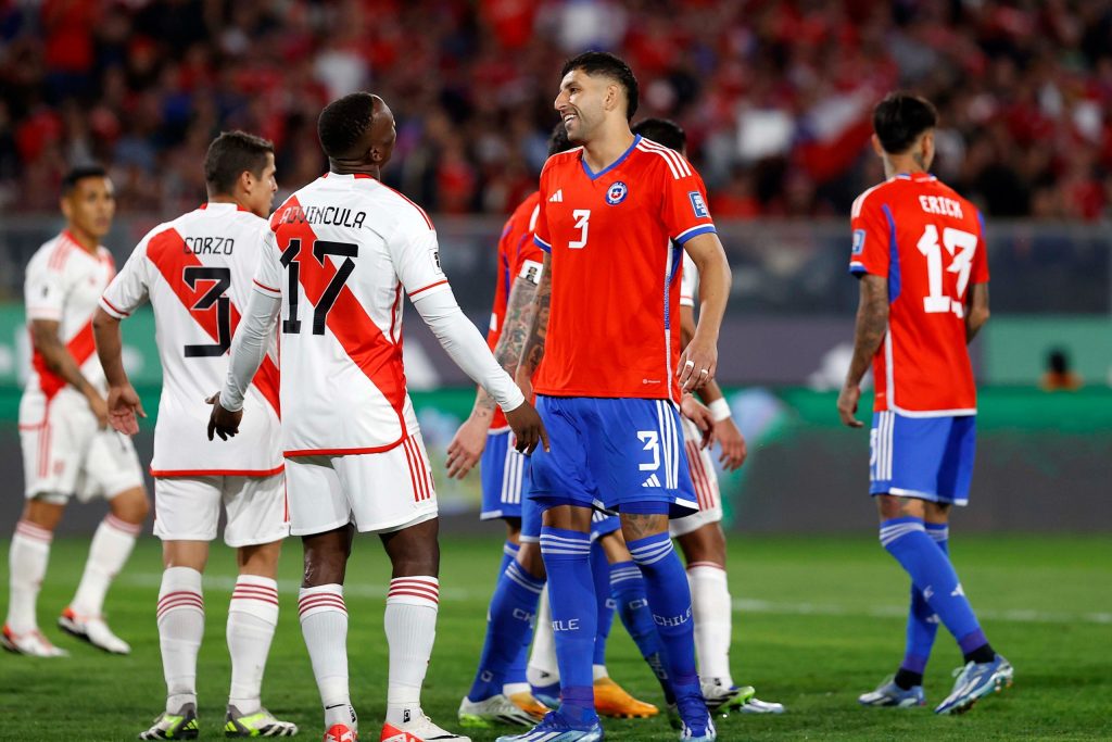 Pulgar participa de gol, e Chile vence Peru pelas Eliminatórias da Copa