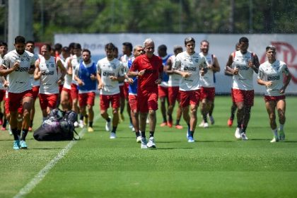 elenco do Flamengo finalizou preparação para jogo contra o Grêmio