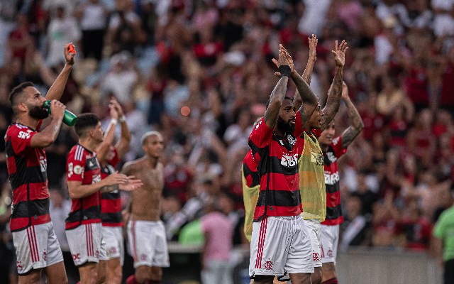 Gerson celebra vitória do Flamengo sobre o Vasco