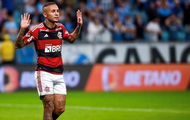 Cebolinha comemorando gol contra o Grêmio