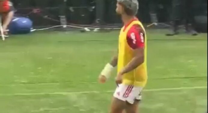 Vai cair, hein? Vídeo flagra Gabigol provocando torcida do Vasco no Maracanã