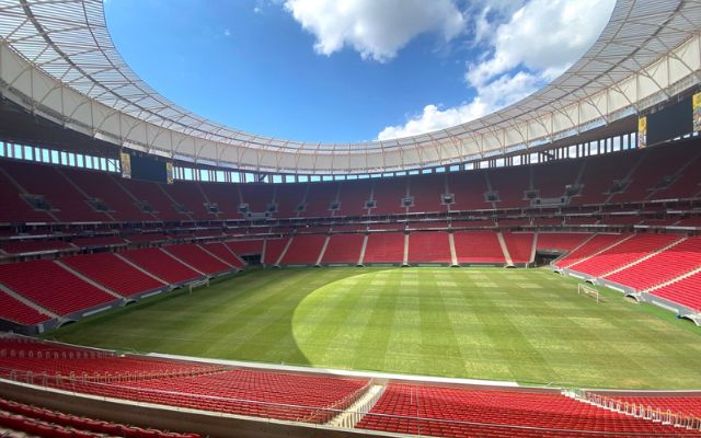Flamengo chega na madrugada a Brasília para clássico contra o Santos