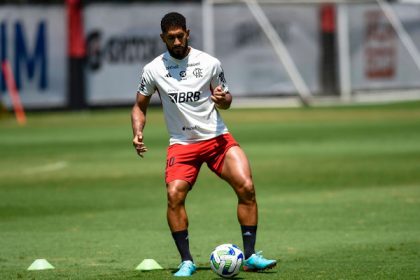Pablo em treino do Flamengo no Ninho do Urubu