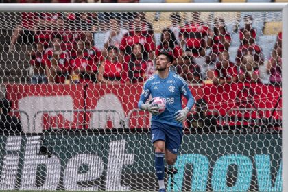 Rossi no gol do Flamengo contra o Vasco