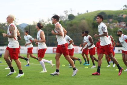 Jogadores do Flamengo em treino