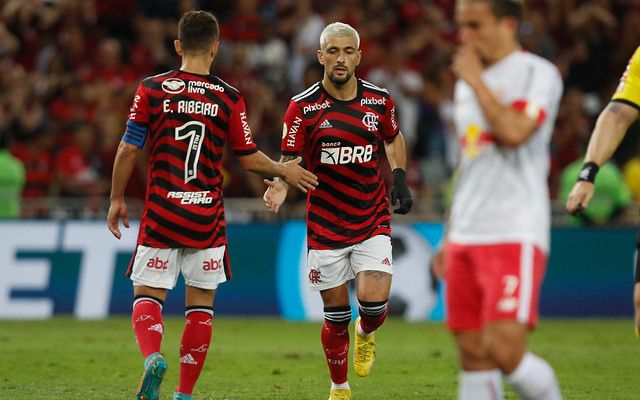 Atlético-MG vence o Bragantino e entra no G6 do Brasileirão