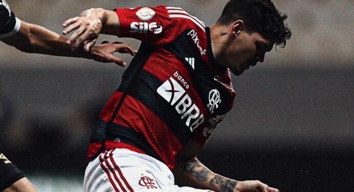 Ayrton Lucas não se recupera e desfalca o Flamengo em jogo contra o Grêmio
