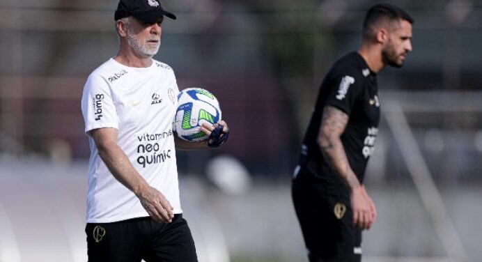 “Acabou a farra do Flamengo”: diretor do Corinthians promete time competitivo para superar o Rubro-Negro