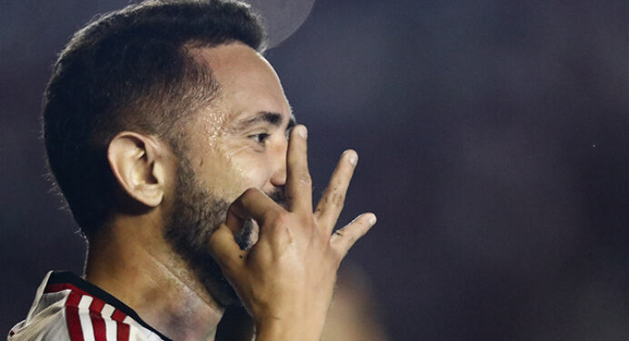 Tite pode ser decisivo em futuro de Everton Ribeiro no Flamengo