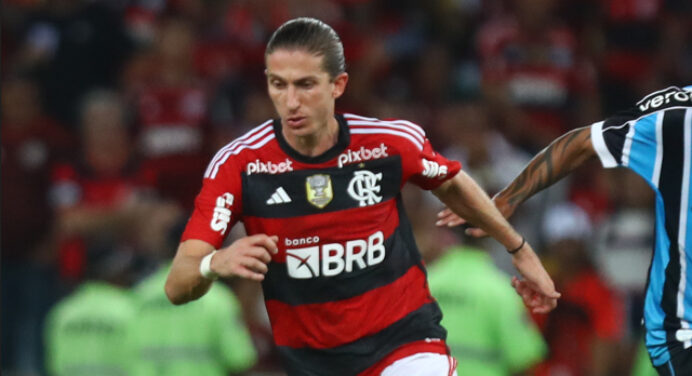 Auxiliar de Tite explica uso de laterais no ‘novo Flamengo’