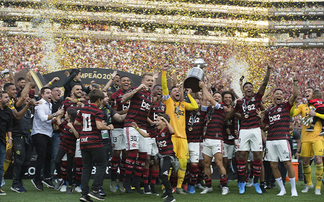 Jogadores do Flamengo comemorando título da Libertadores 2019