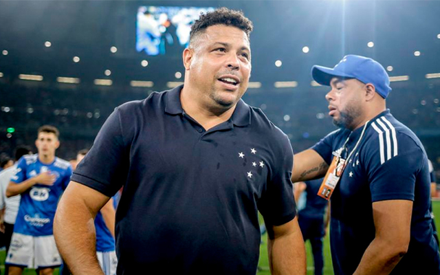 Ronaldo está disposto a triplicar ‘bicho’ para jogadores do Cruzeiro em jogo contra o Palmeiras