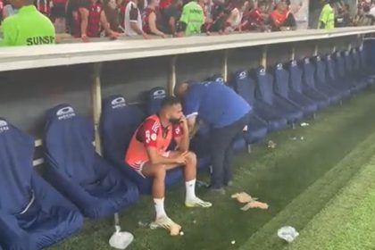 Thiago Maia no banco de reservas do Flamengo