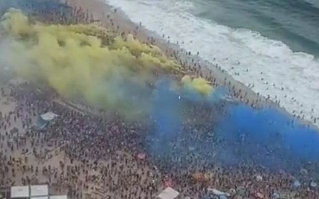 Torcedores do Boca Juniors fazendo a festa em Copacabana