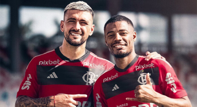 Reforço do Flamengo rasga elogios a Arrascaeta: “Jogar com ele facilita as coisas”