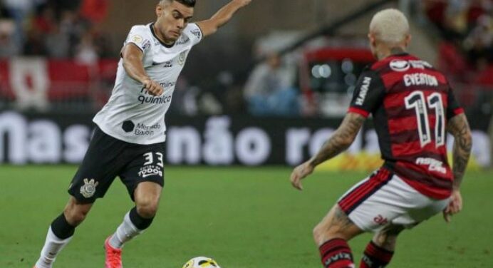 Jogador do Corinthians se empolga com chance de ser negociado ao Flamengo
