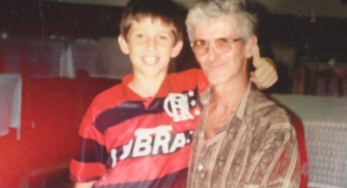 Flamengo lembra do avô de Filipe Luís em despedida: “O piá de vocês realizou nosso sonho”