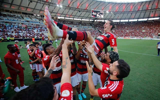 Filipe Luís encerra a carreira com 176 jogos pelo Flamengo