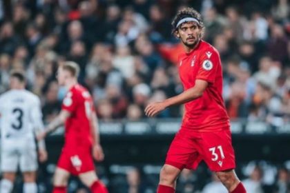 Gustavo Scarpa atuando pelo Nottingham Forest (ING)