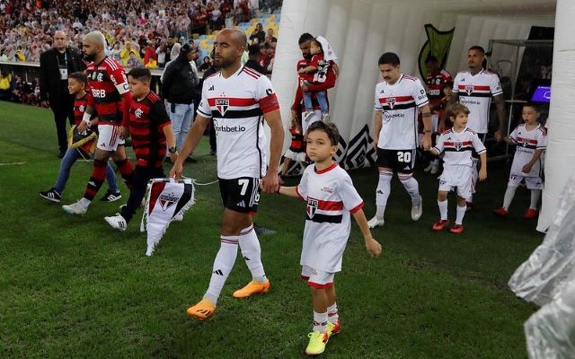 Jogador do São Paulo, Lucas Moura monta ‘atleta perfeito’ com parte de craque do Flamengo