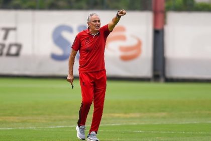 Técnico Tite em treino do Flamengo, no Ninho do Urubu